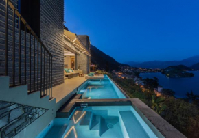 VILLA MOLLI-Infinity Pool and Hot Tub